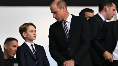 El príncipe William junto a su hijo, George, apoyando a Inglaterra en la final de la Eurocopa.