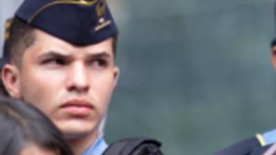 El detenido es el oficial Donal Fernando Ferrufino Moncada.