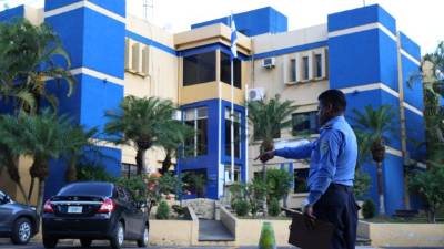 La Comisión de Depuración continuará esta semana con la cancelación de más agentes en la Dirección de Tránsito. Esta es considerada una de las unidades policiales más corruptas.