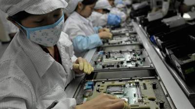 Diarios chinos revelaron la explotación a lo que son sometidos los menores para fabricar el iPhone X de Apple.