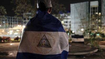 La población exige la renuncia de Ortega y de su esposa, la vicepresidenta Rosario Murillo, porque los consideran represivos, corruptos, violadores de los derechos humanos, así como de los derechos civiles y de las libertades públicas, entre otros. EFE/Archivo