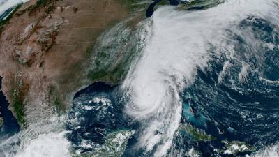 Fotografía satelital del 26 de septiembre de 2024, cedida por la Oficina Nacional de Administración Oceánica y Atmosférica (NOAA), que muestra al huracán Helene acercándose a Florida.