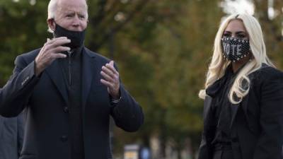 Biden cerró su campaña en Pensilvania junto a la cantante Lady Gaga./AFP.
