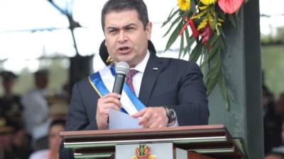 El presidente Juan Orlando Hernández ayer en el campo de Parada Marte.