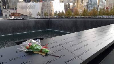 El memorial a las víctimas de los atentados se erigió en el lugar donde estaban las torres gemelas en Nueva York.