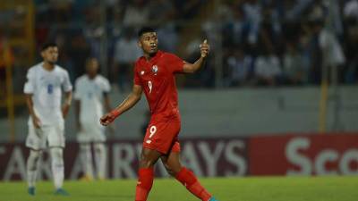 Ricardo Gortay hizo un golazo en el estadio Morazán,