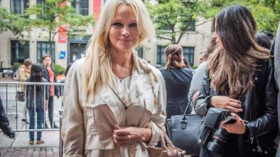 La actriz y exconejita de Playboy Pamela Anderson.