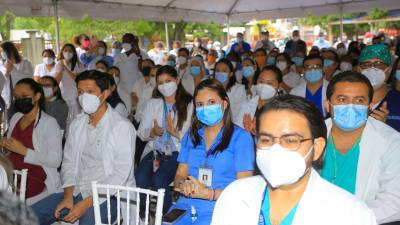 Otorgan plazas por antigüedad, primera línea sigue en espera