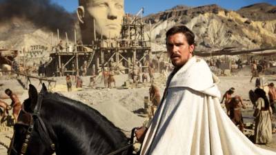 Christian Bale en el papel de Moisés.