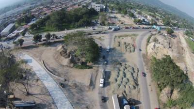 El intercambiador del norte, una de las grandes obras del consorcio Siglo 21, está avanzada y cuesta L280 millones. Se trabaja en la señalización de la ampliación del bulevar del norte. Fotos: Franklyn Muñoz