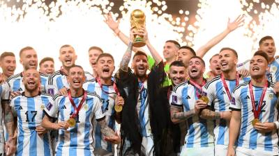 Después de la consagración de la<b> Selección Argentina </b>en el Mundial de Qatar como el nuevo campeón del mundo, la <b>FIFA </b>publicó cómo quedó establecido el ranking de selecciones y sorpresivamente la campeona Argentina no es la número uno.