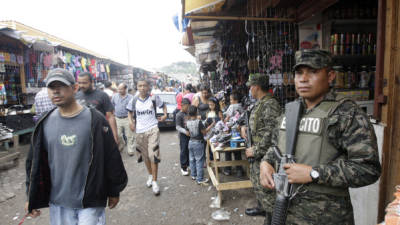 Una de las grandes propuestas del gobierno de Juan Orlando Hernández es incrementar la presencia policial y militar en las calles.
