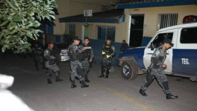 El exdirector de la Policía Nacional abandonó Casamata a las 9:24 pm.