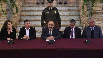 Las autoridades bolivianas pondrán en marcha un teléfono de atención a la población para informar del COVID-19, anunció Cruz.