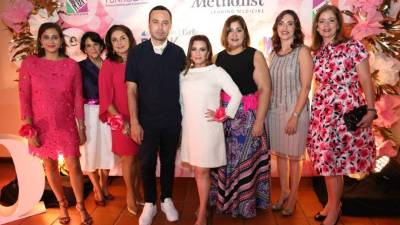 Valeria Ríos, Nina Chinchilla, Emma Midence, Carlos Campos, Blanca Bendeck, Isabel María Sabillón, Lizza Handal y Ruth Marie Sabillón. Fotos: Andro Rodríguez.