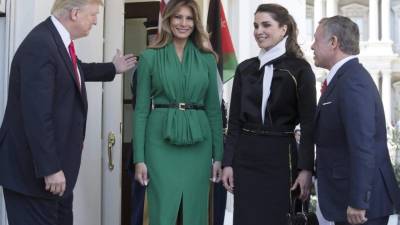 Melania Trump regresó a la Casa Blanca para ser la anfitriona de los reyes de Jordania, Abdalá II y Rania, que realizan su primera visita de Estado a EUA durante la administración de Donald Trump.