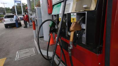 La volatilidad del mercado petrolero sigue empujando los aumentos en sus productos derivados