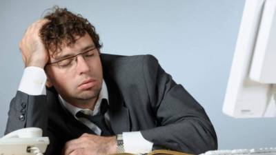 Una de las cosas más vergonzosas es que el jefe te encuentre durmiendo.