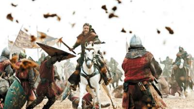 In this film publicity image released by Universal Pictures, Russell Crowe is shown in a scene from 'Robin Hood.' (AP Photo/Universal Pictures, Greg Williams)