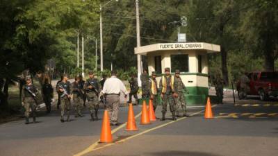 Fuertes medidas de seguridad se han implementado en el Primer Batallón de Infantería de Tegucigalpa tras la llegada de Mario Zelaya.
