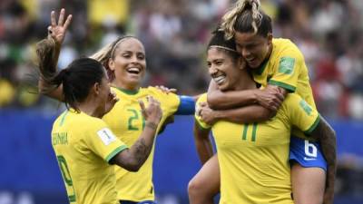 Las brasileñas son unas de las favoritas para ganar el Mundial femenino. FOTO AFP.