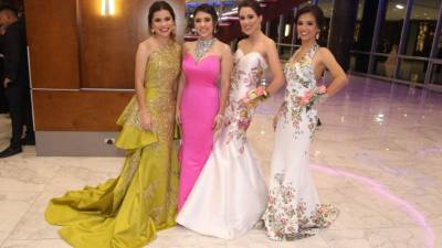 Yamara Flores, Paola Castañeda, Monserrat Fajardo y Lizzie Zaldívar