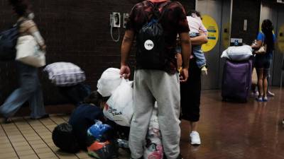 Más de 7,000 inmigrantes han llegado a Nueva York enviados desde Texas en las últimas semanas.