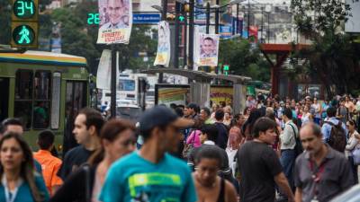 Miles de venezolanos se preparan para ejercer el sufragio. Las mesas electorales se abrirán a las 6:00 am.