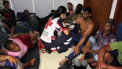 Foto de Archivo. Un grupo de centroamericanos detenidos en marzo por la Marina de México. EFE