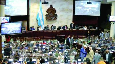 A eso de las 11:30 pm del miércoles aprobaron en el Congreso la derogatoria de la ley.