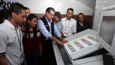 La papeleta presidencial ya está en las imprentas que el Tribunal Supremo Electoral ha contratado. Se imprimirán 18 millones de los tres niveles electivos.