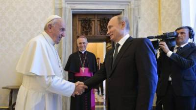El papa Francisco y el presidente ruso Vladimir Putin. Foto: AFP