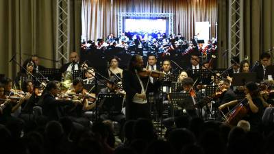 La Orquesta Sinfónica del Valle de Sula se presentó con más de 40 músicos académicos.