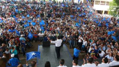 Hernández les dijo a los yoreños que con el Plan 2020 viene una generación de 600,000 nuevos empleos.