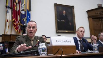 El presidente del Estado Mayor Conjunto de las fuerzas armadas estadounidenses, el general Joseph Dunford, testifica ante el Comité de Servicios Armados del Congreso.