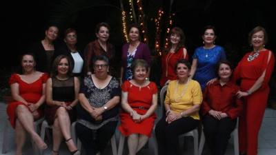 Las bachilleres 1968 del instituto María Auxiliadora.