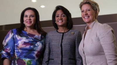 La Primera Dama, Ana de Hernández con sus homólogas de República Dominicana, Cándida Montilla de Medina (al centro) y de Panamá, Lorena de Varela sesionaron en un área de la sede de las Naciones Unidas en Nueva York.