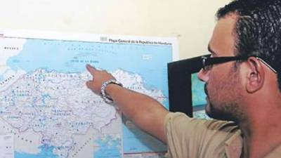 La embarcación con 16 tripulantes naufragó a causa del fuerte oleajea y fue descubierta en el fondo del mar, en el área descrita.