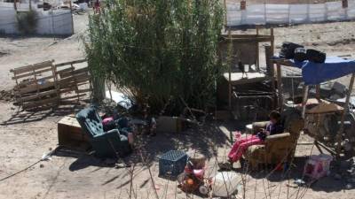 Vista de la 'habitación' de una familia en un asentamiento irregular en la fronteriza Ciudad Juárez, en el estado de Chihuahua (México).