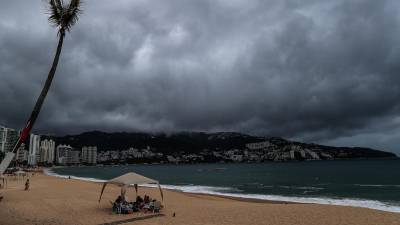 Hillary amenaza gran parte de las costas del Pacífico mexicano con fuertes vientos y lluvias.
