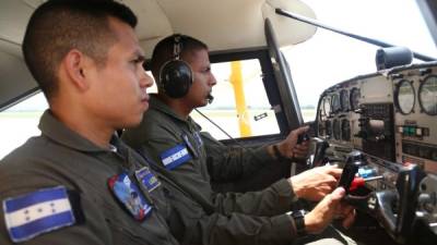 ENTRENAMIENTOS. Realizan los cadetes de aviación en las avionetas T-41, donde hacen sus vuelos.
