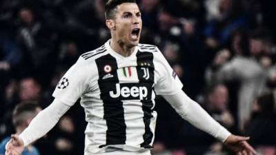 Cristiano Ronaldo sigue anotando goles en la Champions League.
