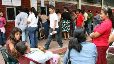 En el Reyes los padres ya comenzaron a comprar la bolsa de matricula de sus hijos.