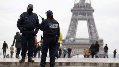 Los drones fueron vistos en puntos estratégicos de París, la policía investiga el misterio.