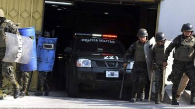 La audiencia inicial en los juzgados unificados de lo penal finalizó al filo de las 3:00 pm de ayer bajo estrictas medidas de seguridad. Los acusados regresaron a prisión.