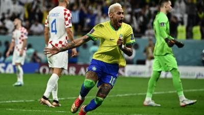 Neymar celebrando su gol ante Croacia.