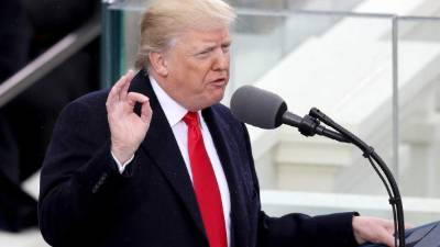 'Vamos a hacer Estados Unidos fuerte de nuevo, lo vamos a hacer rico, orgulloso, seguro y, juntos, lo vamos a hacer grande de nuevo', dijo Donald Trump en su discurso.