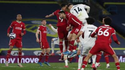 El español Diego Llorente anotó el gol del empate del Leeds United ante Liverpool. Foto AFP.