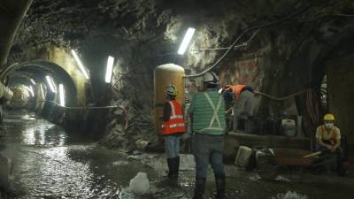 Los trabajos para realizar las inyecciones para control de filtraciones continúan en el interior de la represa hidroeléctrica El Cajón. Fotos: Yoseph Amaya