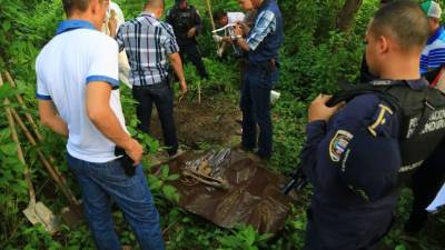 La exhumación se hizo en un solar baldío en la colonia Ebenezer de Chamelecón.